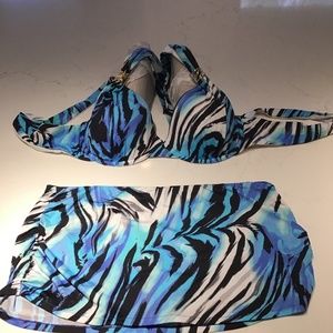 A Che two piece swim suit 10